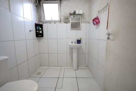 Apartamento à venda com 74m², 2 quartos e 1 vaga Apartamento à venda com 74m², 2 quartos e 1 vagaBanheiro