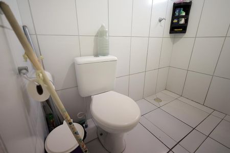 Apartamento à venda com 74m², 2 quartos e 1 vaga Apartamento à venda com 74m², 2 quartos e 1 vagaBanheiro
