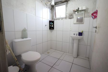 Apartamento à venda com 74m², 2 quartos e 1 vaga Apartamento à venda com 74m², 2 quartos e 1 vagaBanheiro