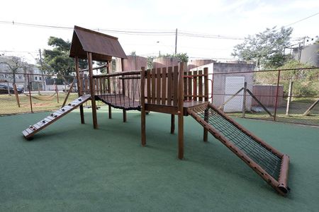 Apartamento à venda com 74m², 2 quartos e 1 vaga Apartamento à venda com 74m², 2 quartos e 1 vagaÁrea comum - Playground