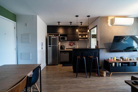 Sala de apartamento à venda com 2 quartos, 67m² em Consolação, São Paulo