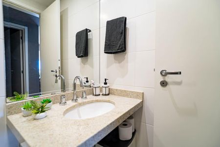 Apartamento à venda com 67m², 2 quartos e 1 vaga Apartamento à venda com 67m², 2 quartos e 1 vagaBanheiro Social