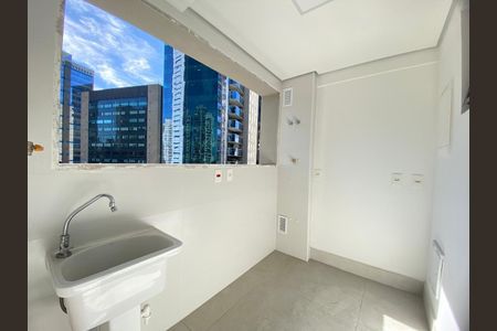 Apartamento à venda com 94m², 3 quartos e 2 vagas Apartamento à venda com 94m², 3 quartos e 2 vagasÁrea de serviço