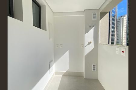 Apartamento à venda com 94m², 3 quartos e 2 vagas Apartamento à venda com 94m², 3 quartos e 2 vagasÁrea de serviço