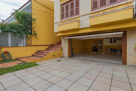 Quintal de casa para alugar com 3 quartos, 261m² em Chácara das Pedras, Porto Alegre