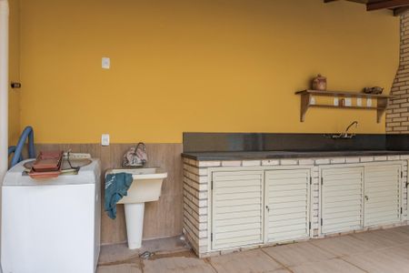 Área de Serviço de casa para alugar com 3 quartos, 261m² em Chácara das Pedras, Porto Alegre