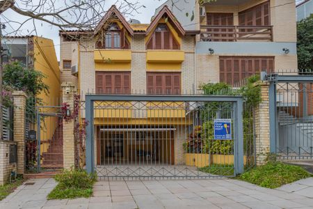 Fachada de casa para alugar com 3 quartos, 261m² em Chácara das Pedras, Porto Alegre