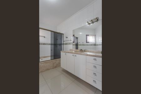 Casa para alugar com 261m², 3 quartos e 4 vagasSuíte