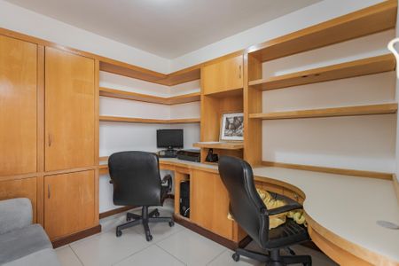 Casa para alugar com 261m², 3 quartos e 4 vagasÁrea de Serviço