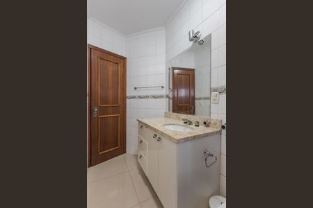 Casa para alugar com 261m², 3 quartos e 4 vagasBanheiro