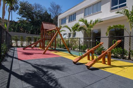Apartamento para alugar com 45m², 2 quartos e 1 vaga Apartamento para alugar com 45m², 2 quartos e 1 vagaÁrea Comum - Playground