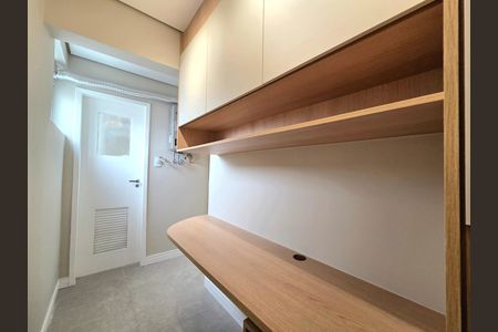 Apartamento à venda com 63m², 2 quartos e 1 vaga Apartamento à venda com 63m², 2 quartos e 1 vagaEscritório