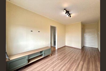 Sala de apartamento para alugar com 1 quarto, 41m² em São Sebastião, Porto Alegre