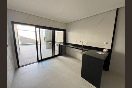Casa à venda com 3 quartos, 120m² em Parque Sao Domingos, São Paulo