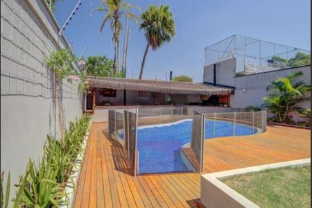 Casa à venda com 4 quartos, 350m² em Granja Julieta, São Paulo