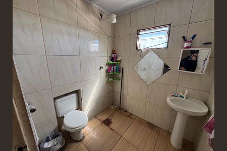 Casa à venda com 249m², 8 quartos e 4 vagas Casa à venda com 249m², 8 quartos e 4 vagasBanheiro Anexo 2
