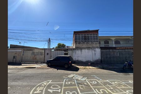 Fachada de longe de casa à venda com 8 quartos, 249m² em QNM 23, Brasília