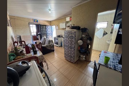 Casa à venda com 249m², 8 quartos e 4 vagas Casa à venda com 249m², 8 quartos e 4 vagasCozinha Anexo 2