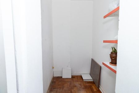 Apartamento à venda com 90m², 2 quartos e 2 vagas Apartamento à venda com 90m², 2 quartos e 2 vagasQuarto de Serviço
