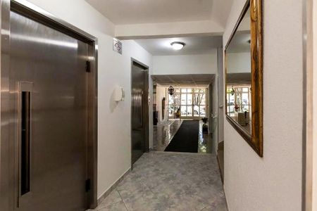 Apartamento à venda com 90m², 2 quartos e 2 vagas Apartamento à venda com 90m², 2 quartos e 2 vagasHall