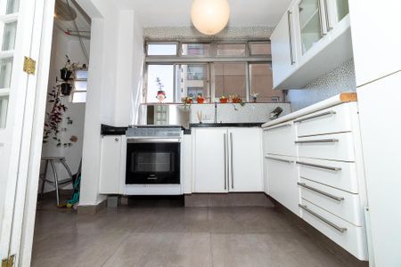 Apartamento à venda com 90m², 2 quartos e 2 vagas Apartamento à venda com 90m², 2 quartos e 2 vagasCozinha
