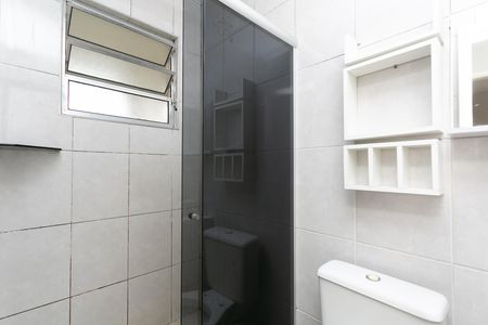 Banheiro de apartamento para alugar com 2 quartos, 56m² em Vila Chabilandia, São Paulo