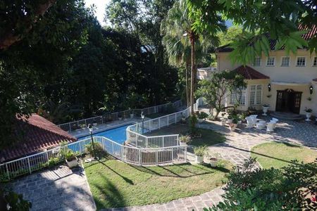 Casa de condomínio à venda com 622m², 4 quartos e 3 vagas