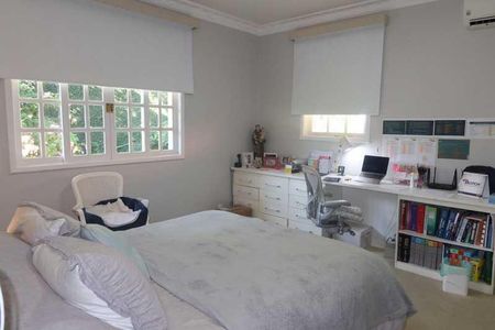 Casa de condomínio à venda com 622m², 4 quartos e 3 vagas