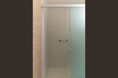 Apartamento para alugar com 66m², 2 quartos e 1 vaga Apartamento para alugar com 66m², 2 quartos e 1 vagaBanheiro da Suíte