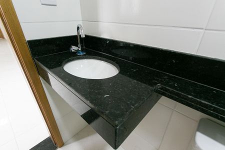 Banheiro de apartamento para alugar com 2 quartos, 37m² em Penha de França, São Paulo