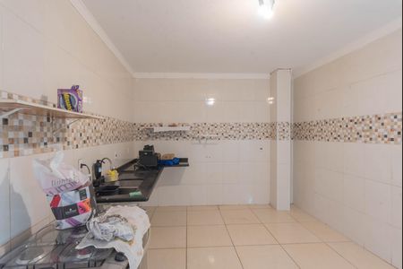 Casa à venda com 318m², 4 quartos e 10 vagasCozinha 2