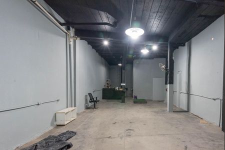 Casa à venda com 318m², 4 quartos e 10 vagasSalão