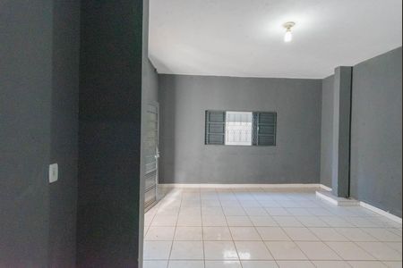 Casa à venda com 318m², 4 quartos e 10 vagasSala