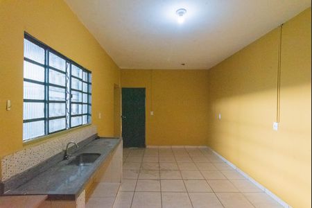 Casa à venda com 318m², 4 quartos e 10 vagasCozinha 1
