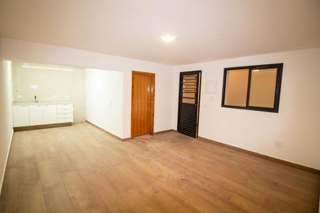 Casa para alugar com 53m², 2 quartos e sem vaga Casa para alugar com 53m², 2 quartos e sem vagaSala