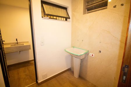 Casa para alugar com 53m², 2 quartos e sem vaga Casa para alugar com 53m², 2 quartos e sem vagaÁrea de Serviço