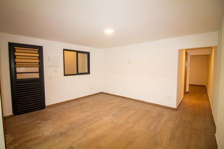 Casa para alugar com 53m², 2 quartos e sem vaga Casa para alugar com 53m², 2 quartos e sem vagaSala