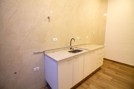 Casa para alugar com 42m², 1 quarto e sem vaga