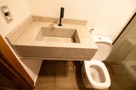 Casa para alugar com 42m², 1 quarto e sem vaga