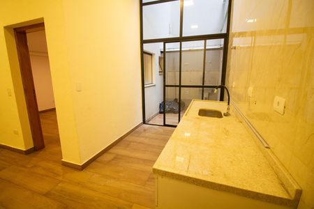 Casa para alugar com 42m², 1 quarto e sem vaga