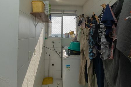 Área de Serviço de apartamento para alugar com 2 quartos, 54m² em Parque São Lourenço, São Paulo