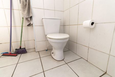 Apartamento para alugar com 54m², 2 quartos e 1 vaga Apartamento para alugar com 54m², 2 quartos e 1 vagaBanheiro