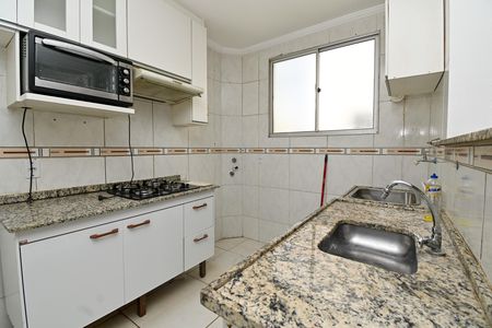 Cozinha e Área de Serviço de apartamento à venda com 2 quartos, 45m² em Sapucaias, Contagem