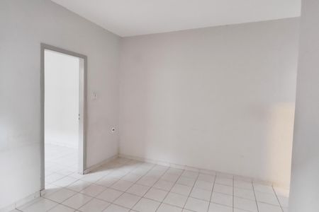Casa à venda com 99m², 2 quartos e 2 vagas Casa à venda com 99m², 2 quartos e 2 vagasSala