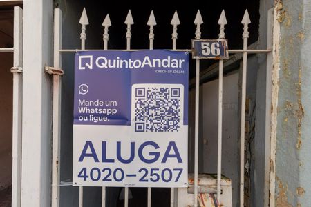 Placa instalada de casa para alugar com 2 quartos, 50m² em Parque dos Bancarios, São Paulo