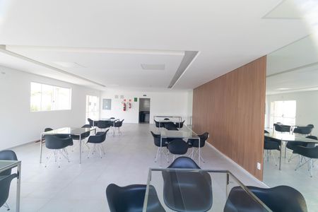 Apartamento para alugar com 42m², 2 quartos e 1 vaga Apartamento para alugar com 42m², 2 quartos e 1 vagaÁrea comum - Salão de festas