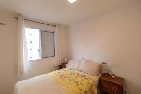 Quarto 01 de apartamento para alugar com 2 quartos, 42m² em Vila Satúrnia, Campinas