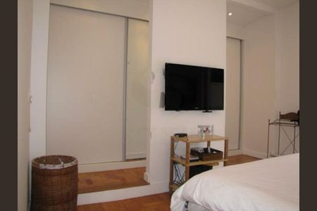 Casa à venda com 3 quartos, 220m² em Vila Elvira, São Paulo
