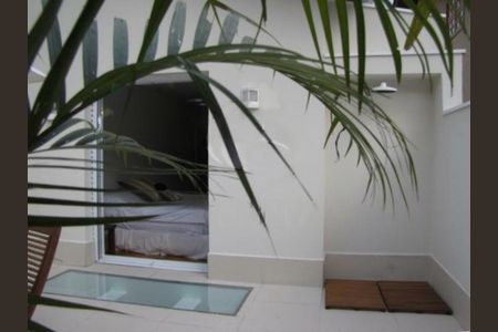 Casa à venda com 3 quartos, 220m² em Vila Elvira, São Paulo