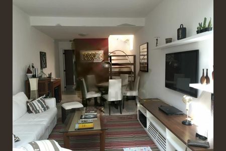 Casa à venda com 3 quartos, 220m² em Vila Elvira, São Paulo
